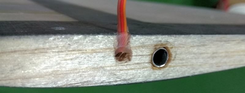 119 Cable de servo pegado con cola caliente
